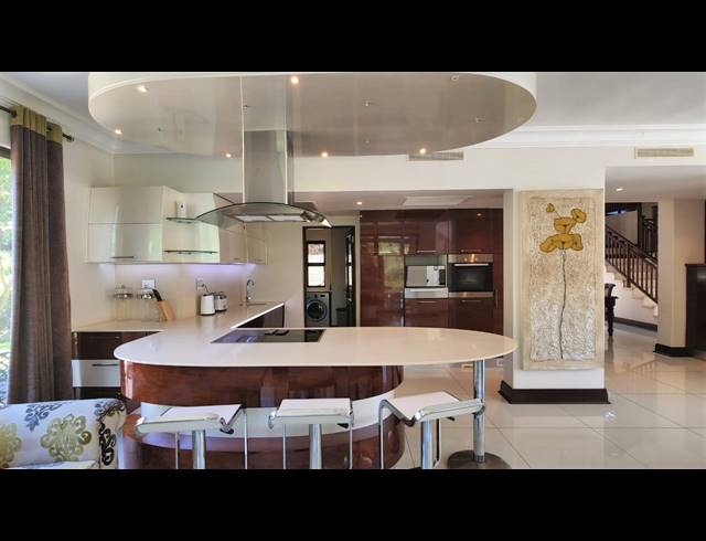 4 BEDROOM HOUSE FOR SALE IN ZIMBALI ESTATE